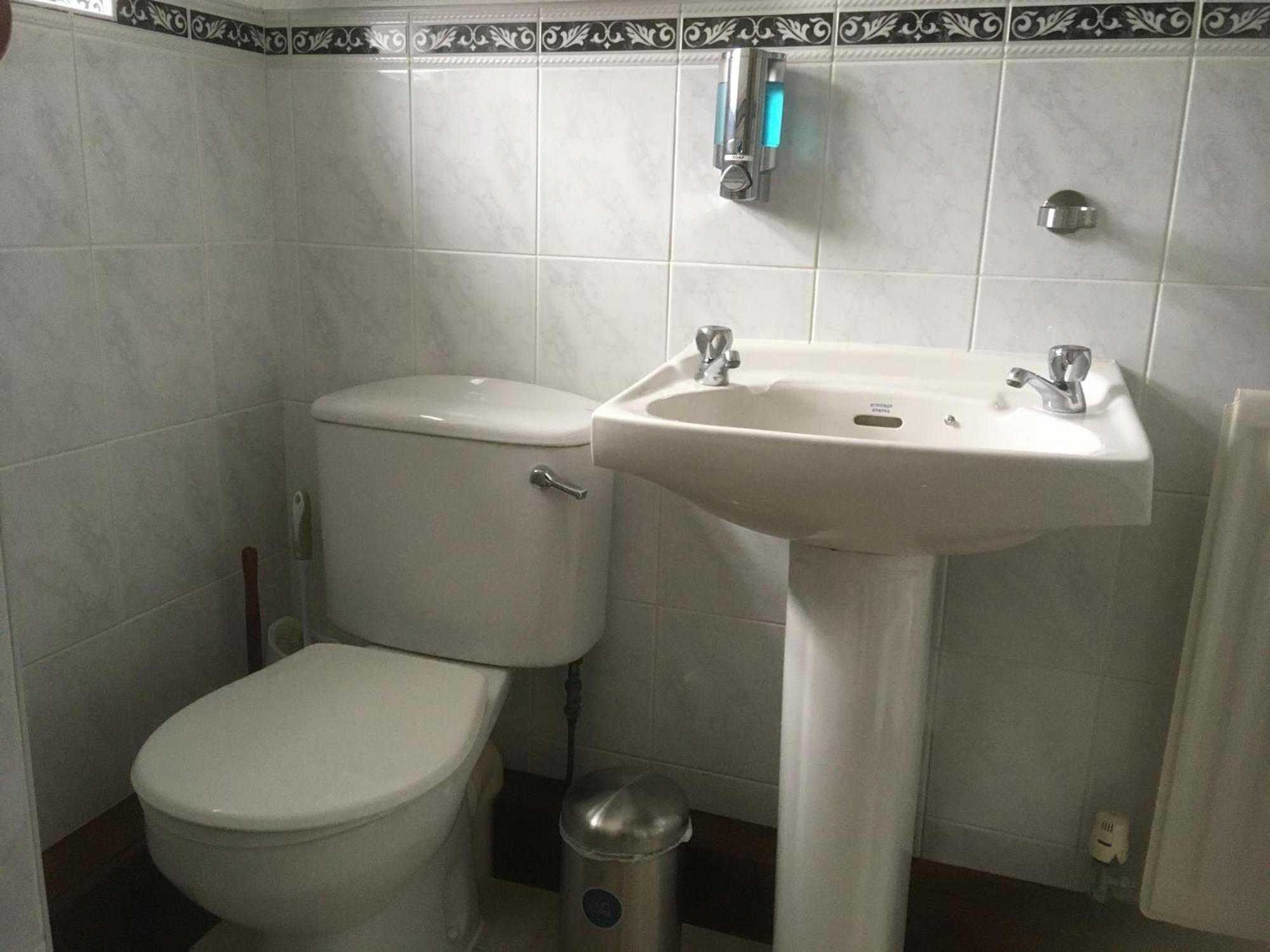 Grove House Guest House Telford Ruang foto