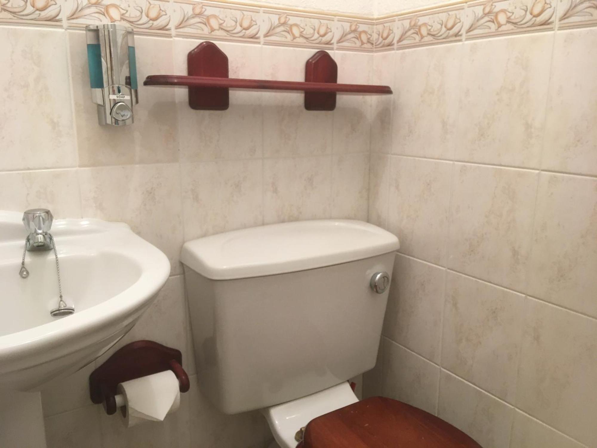 Grove House Guest House Telford Ruang foto