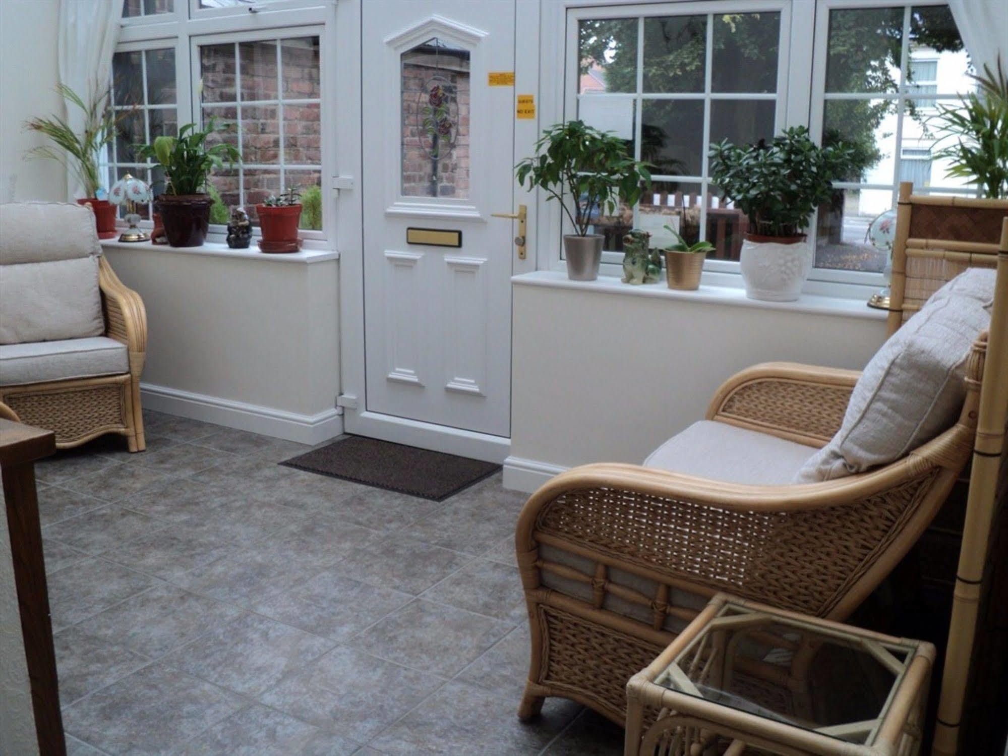 Grove House Guest House Telford Bagian luar foto